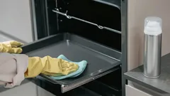 Pianka do golenia jako cudowny pomocnik: jak może się przydać w domu?