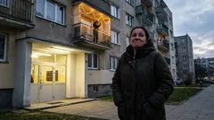 Historka z życia: Sąsiad rozwiesił świąteczne lampki w listopadzie. Moja reakcja mnie zaskoczyła