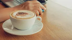 Czym można zastąpić cukier w kawie: sześć zdrowszych alternatyw