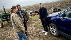 Historka z Podlasia: Nowiutka terenówka, stare błoto i jeden Ursus w tle